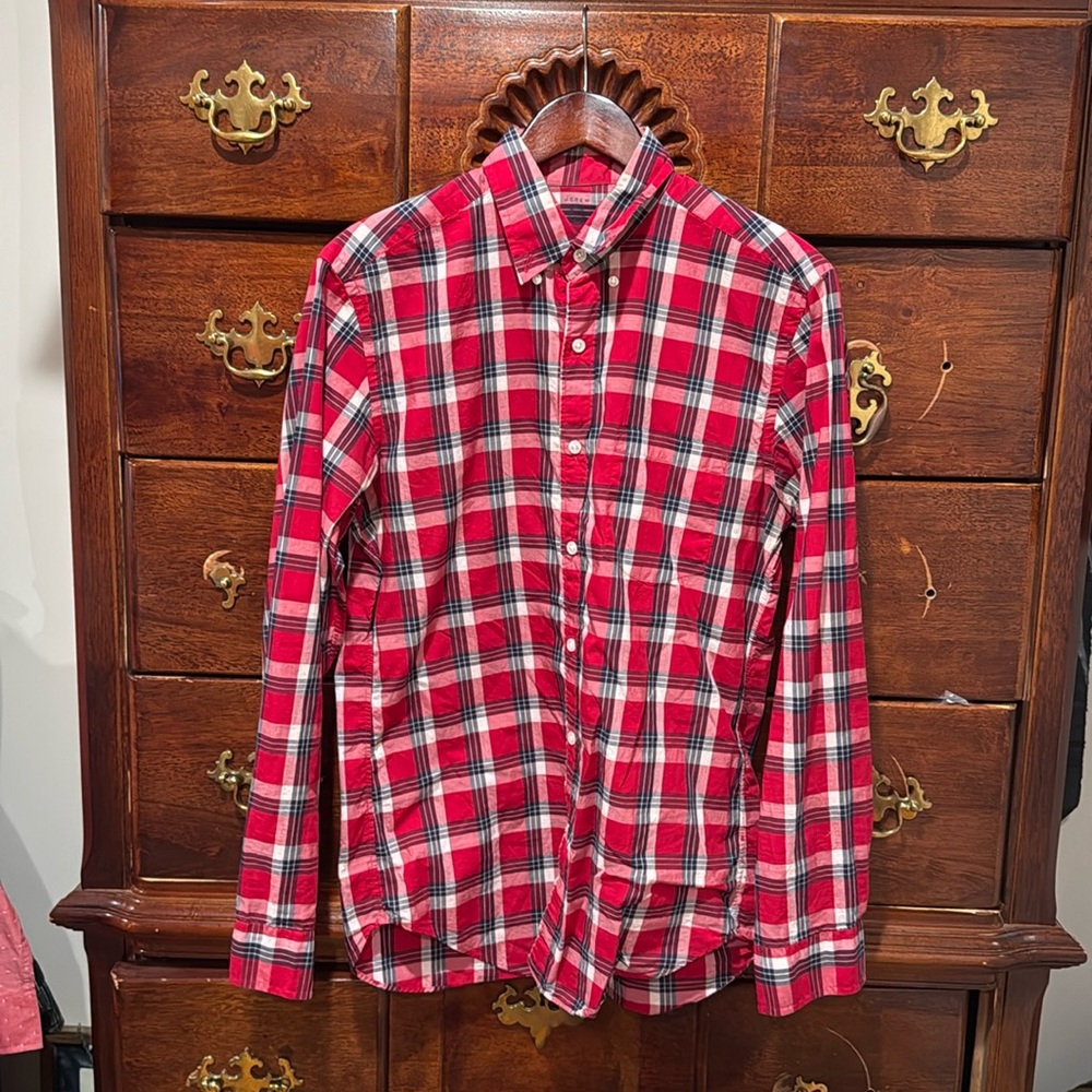 J.Crew Men’s Lightweight cotton casual button downn